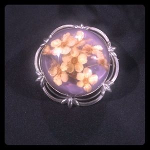 Vintage Bubble Brooch/Pendant with real flowers.